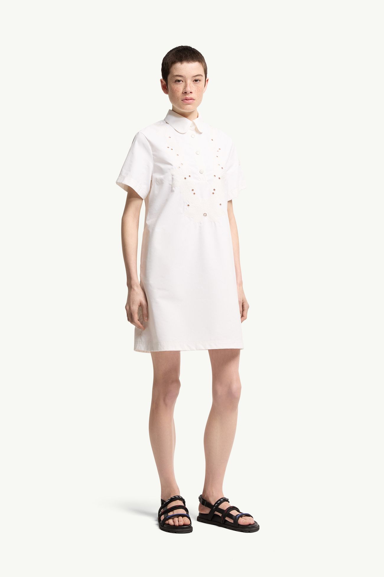 ์์ ์
์ธ ๋๋ ์ค ์ฌ์ฑ ํ์ดํธ Moncler 3